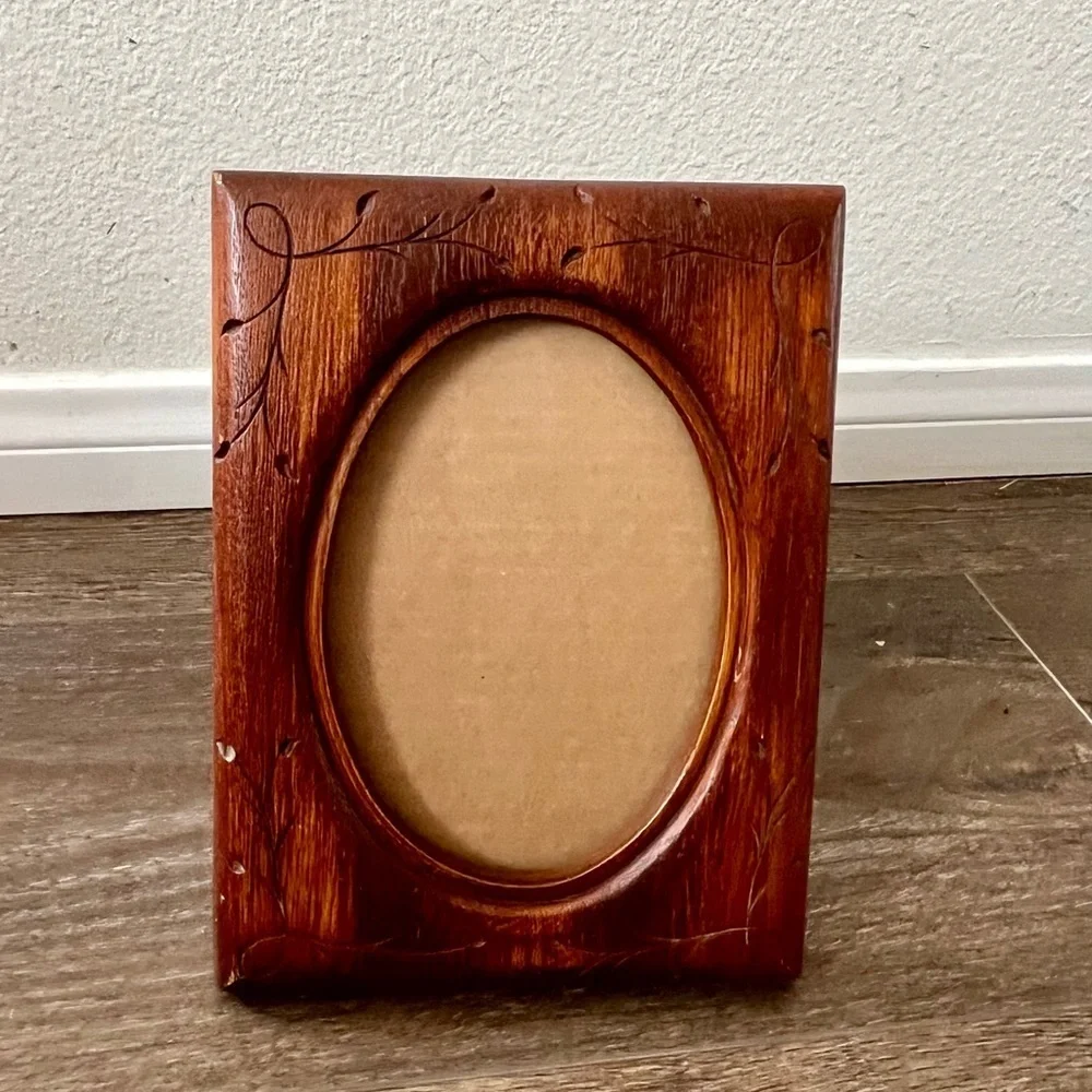 Elegant Brown Wooden Photo Frame 7/9 inches